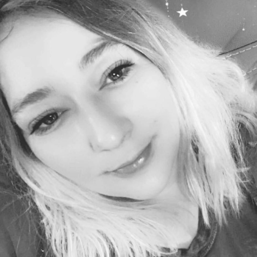 Meet your Posher, Brittney